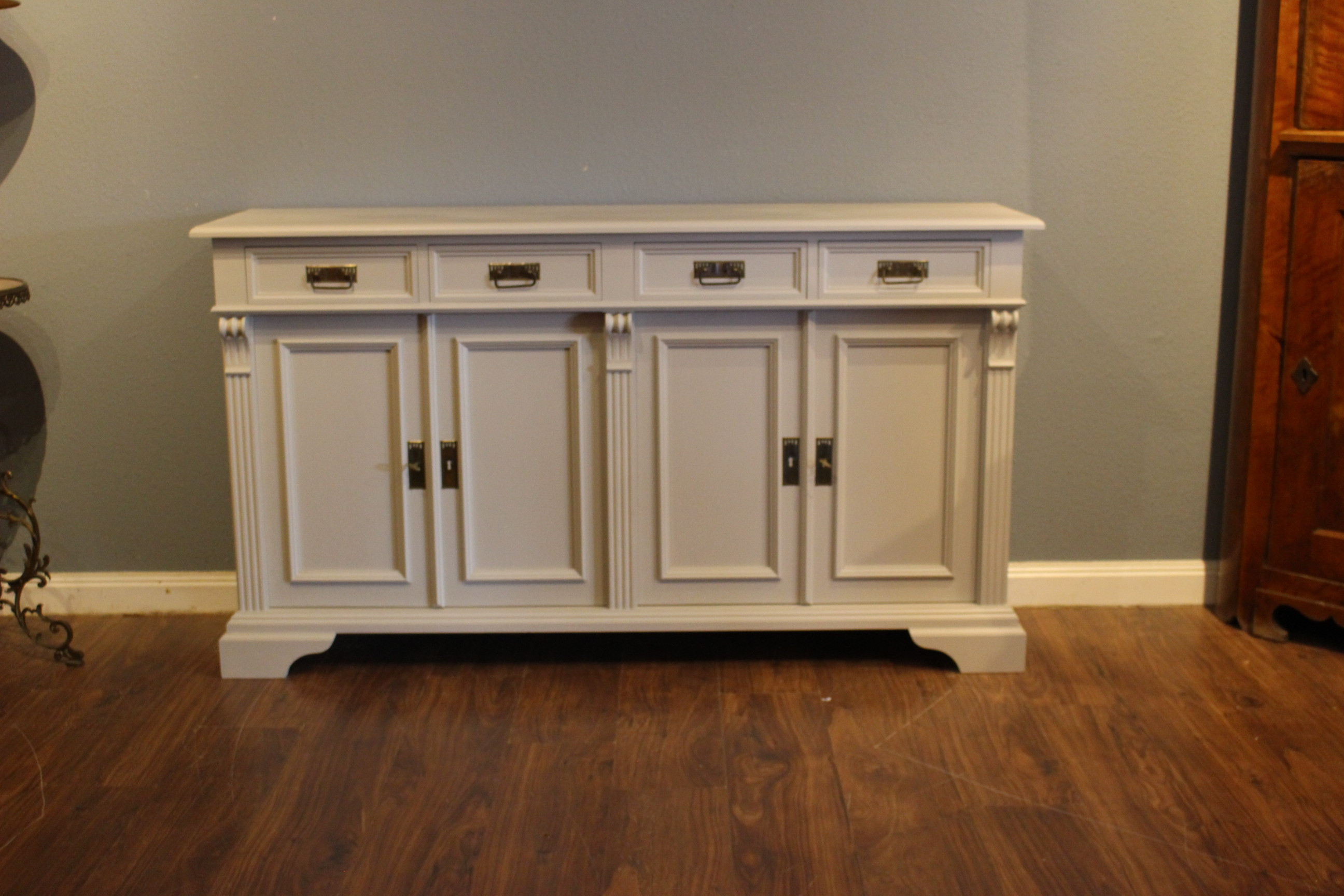 Großes Sideboard, Anrichte, Kiefer weiß gestrichen (Art.-Nr.: 04191)