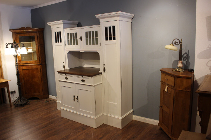 Großes Turmbuffet, Küchenbuffet mit Seitenschränken, Jugendstil (Art.-Nr. 04642)