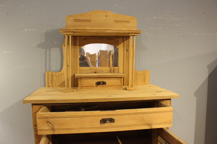 Großes Vertiko mit Spiegelaufsatz, Jugendstil (Art.-Nr. 05165)