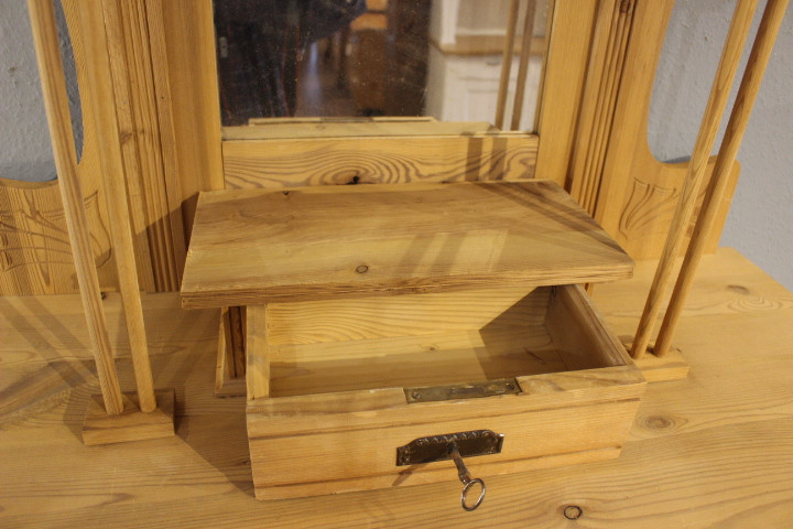 Großes Vertiko mit Spiegelaufsatz, Jugendstil (Art.-Nr. 05165)