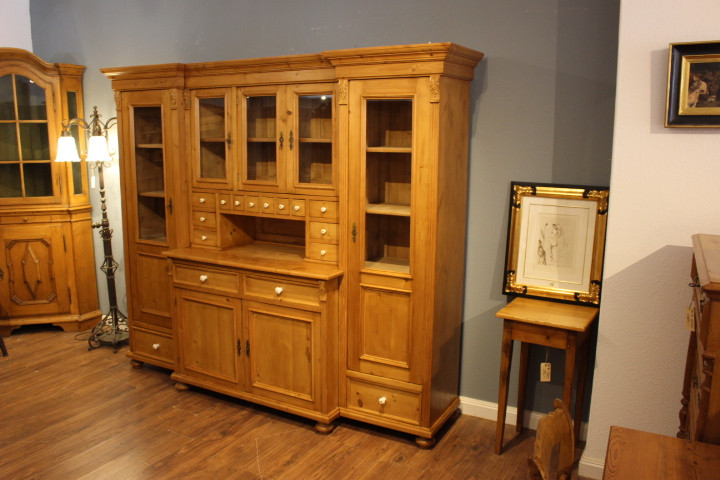 Großes Wohnzimmerbuffet mit Seitenschränken, Jugendstil (Art.-Nr. 05189)