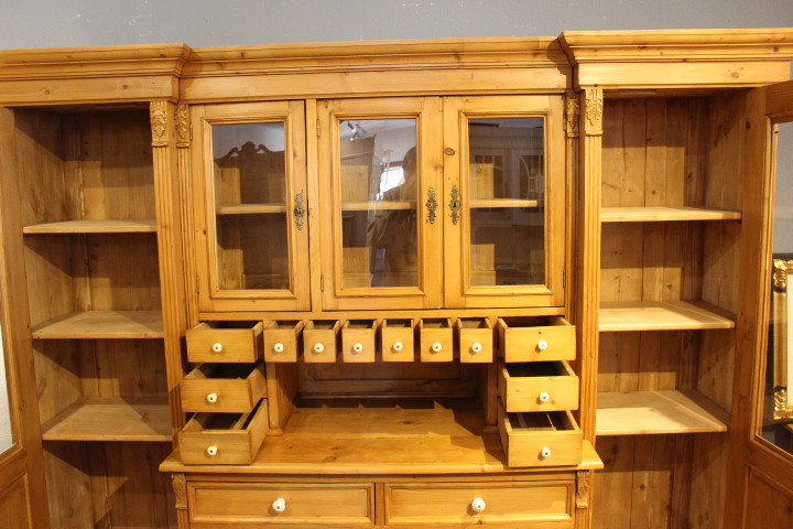 Großes Wohnzimmerbuffet mit Seitenschränken, Jugendstil (Art.-Nr. 05189)