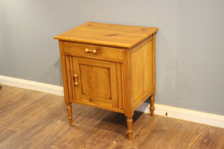 Kiefer antike Waschkommode, Waschtisch (Art.-Nr. 05185)