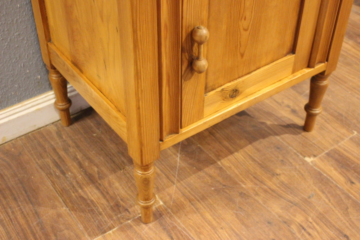 Kiefer antike Waschkommode, Waschtisch (Art.-Nr. 05185)