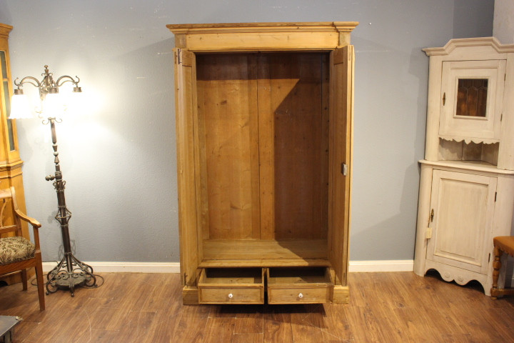Kiefernholzschrank mit Schubladen Gründerzeit (Art.-Nr. 05250)