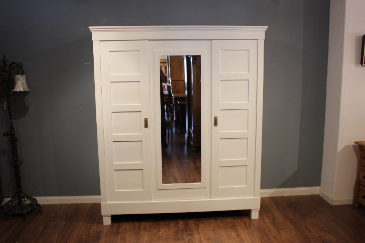 Schränke Drei Viertürig