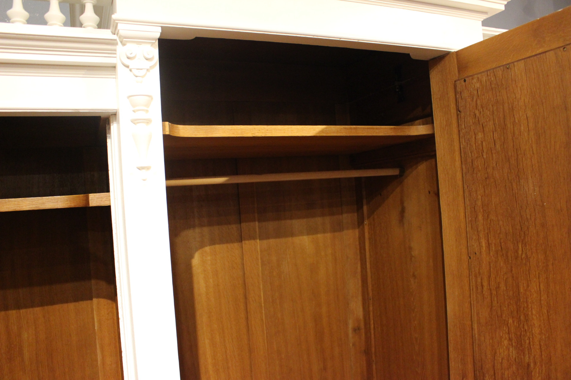 Kleiderschrank, dreitürig, Gründerzeit (Art.-Nr. 05134)