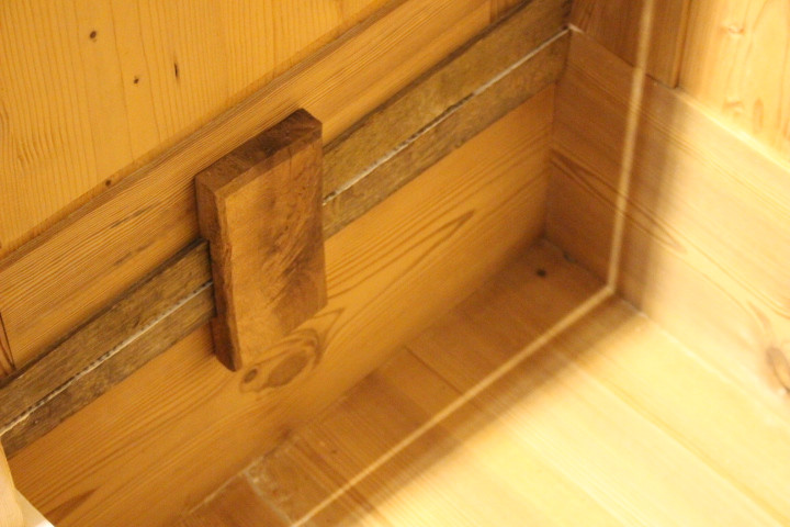 Kleiderschrank, Spiegelschrank, Art déco, Kiefer antik (Art.-Nr. 04845)