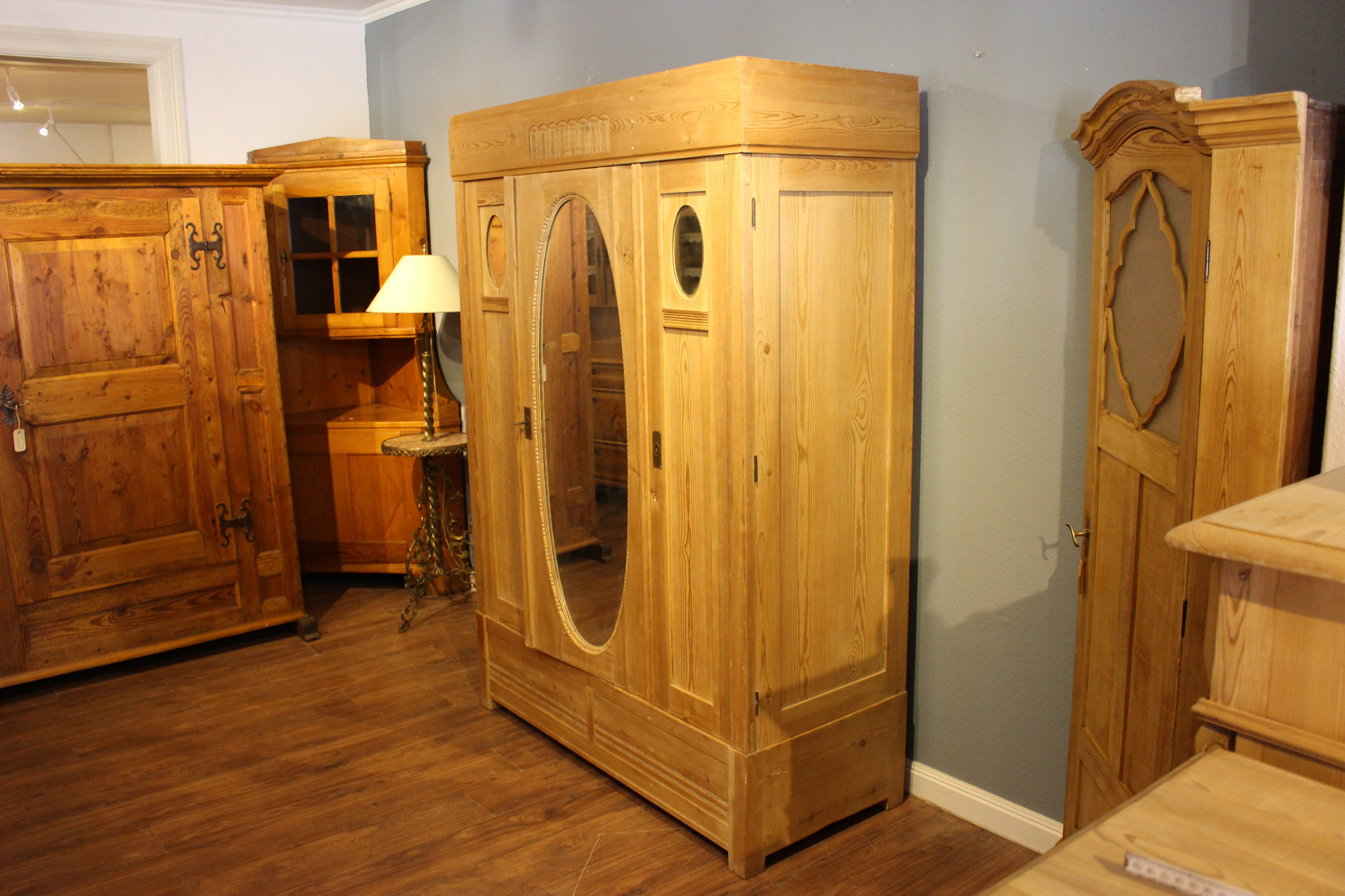Kleiderschrank, Spiegelschrank, Jugendstil, Kiefer antik (Art.-Nr. 04039)