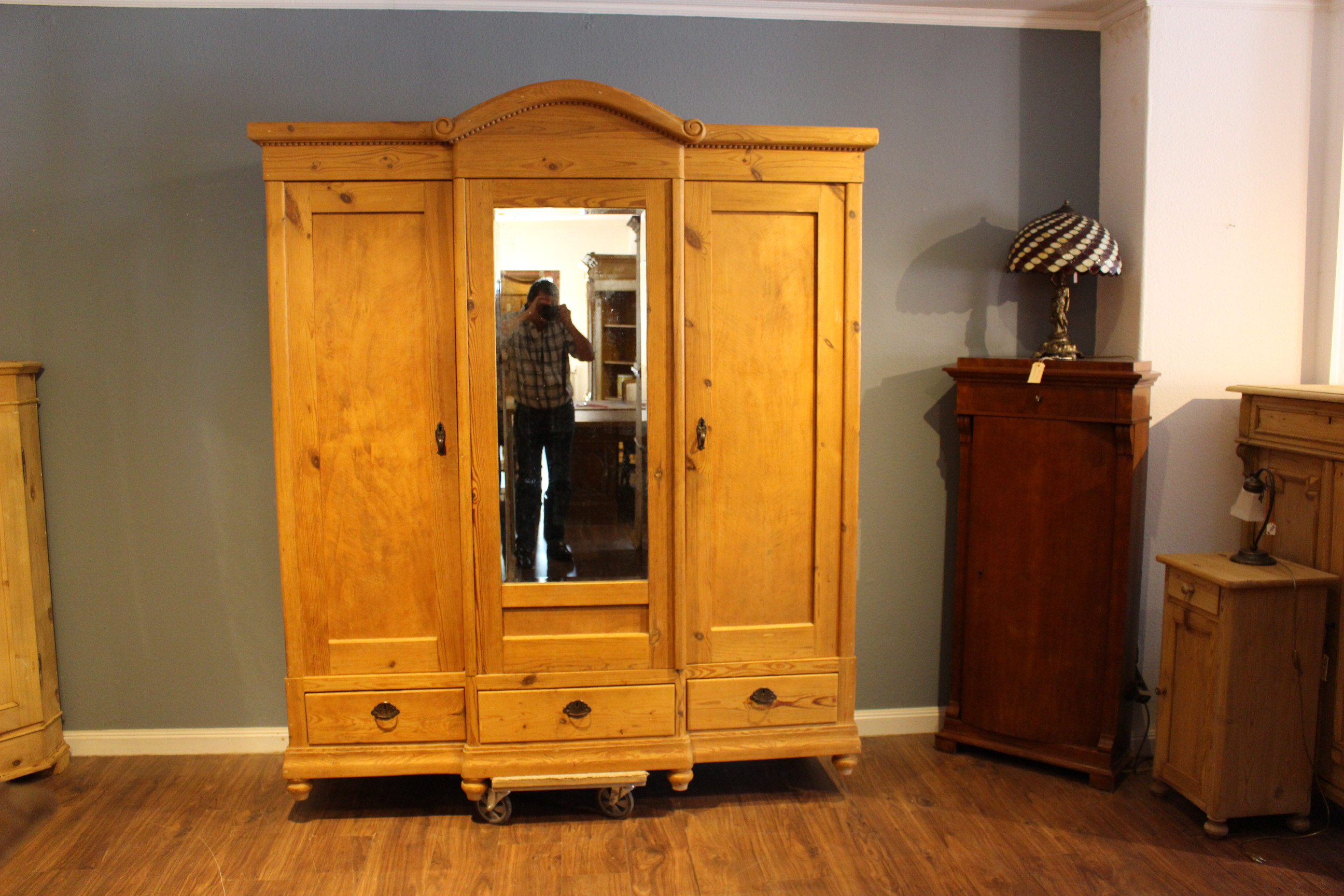 Kleiderschrank, Spiegelschrank, Jugendstil (Art.-Nr.: 03812)