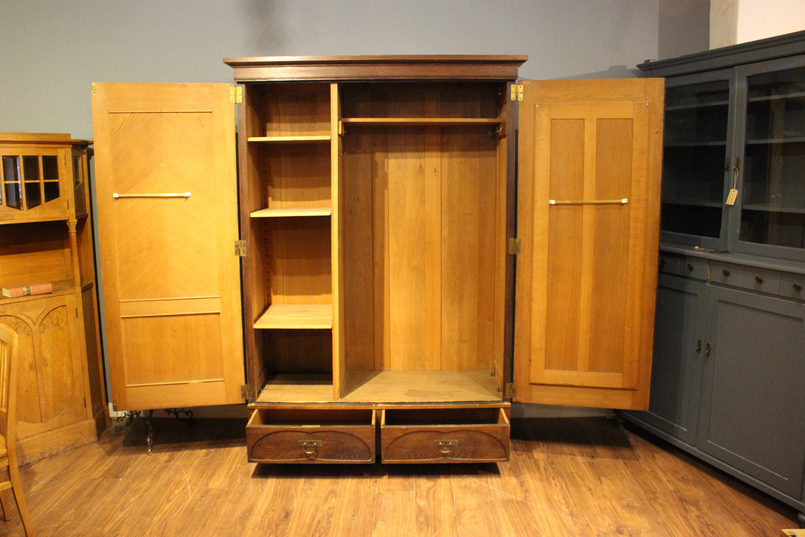 Kleiderschrank, Wäscheschrank, Jugendstil, zweitürig mit Spiegel (Art.-Nr. 04314)
