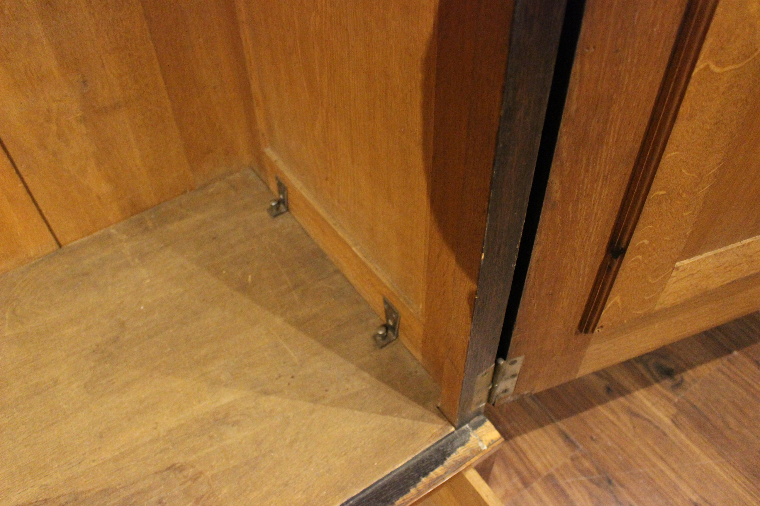 Kleiderschrank, Wäscheschrank, Jugendstil, zweitürig mit Spiegel (Art.-Nr. 04314)