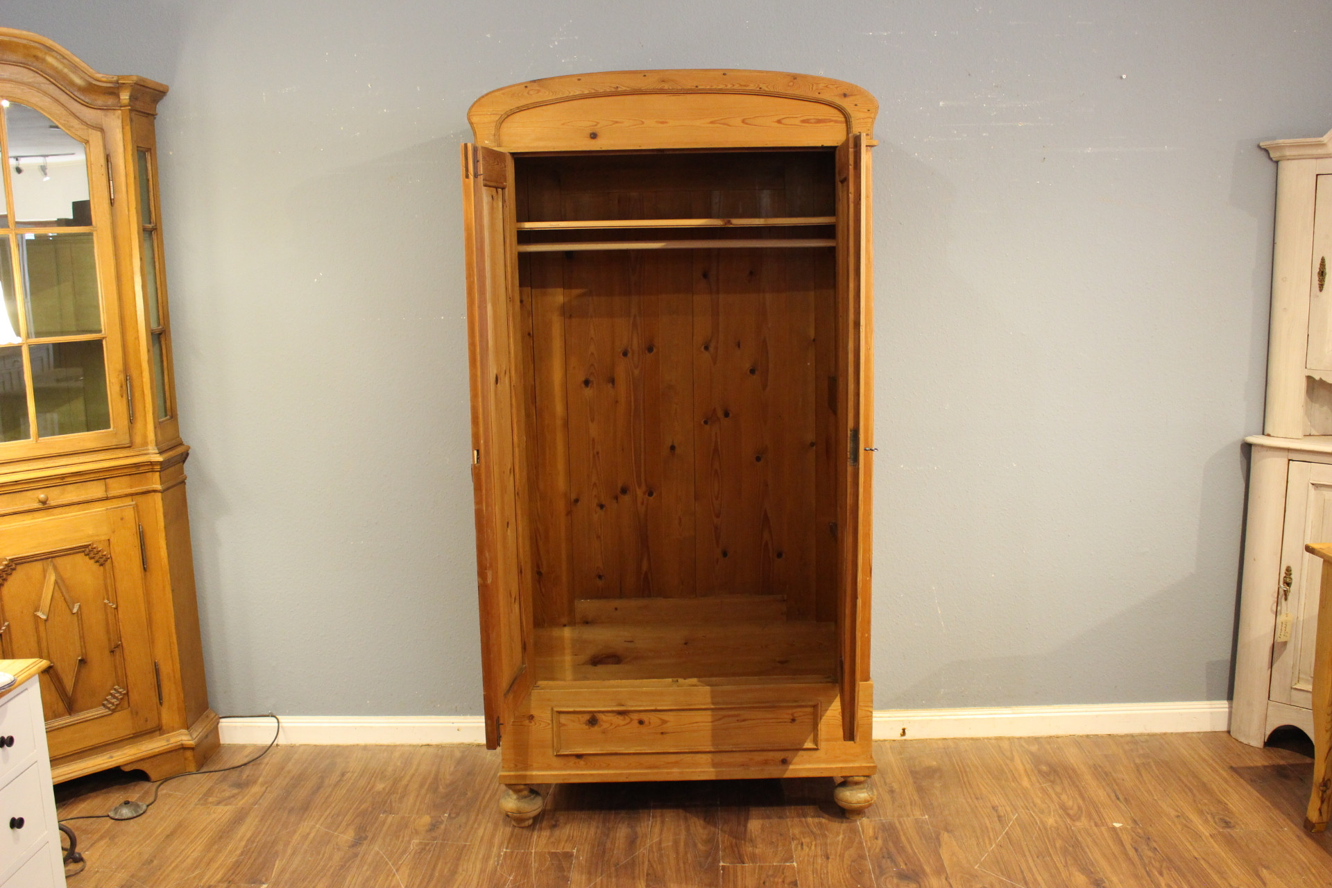 Kleiderschrank, Wäscheschrank, Jugendstil (Art.-Nr. 05214)