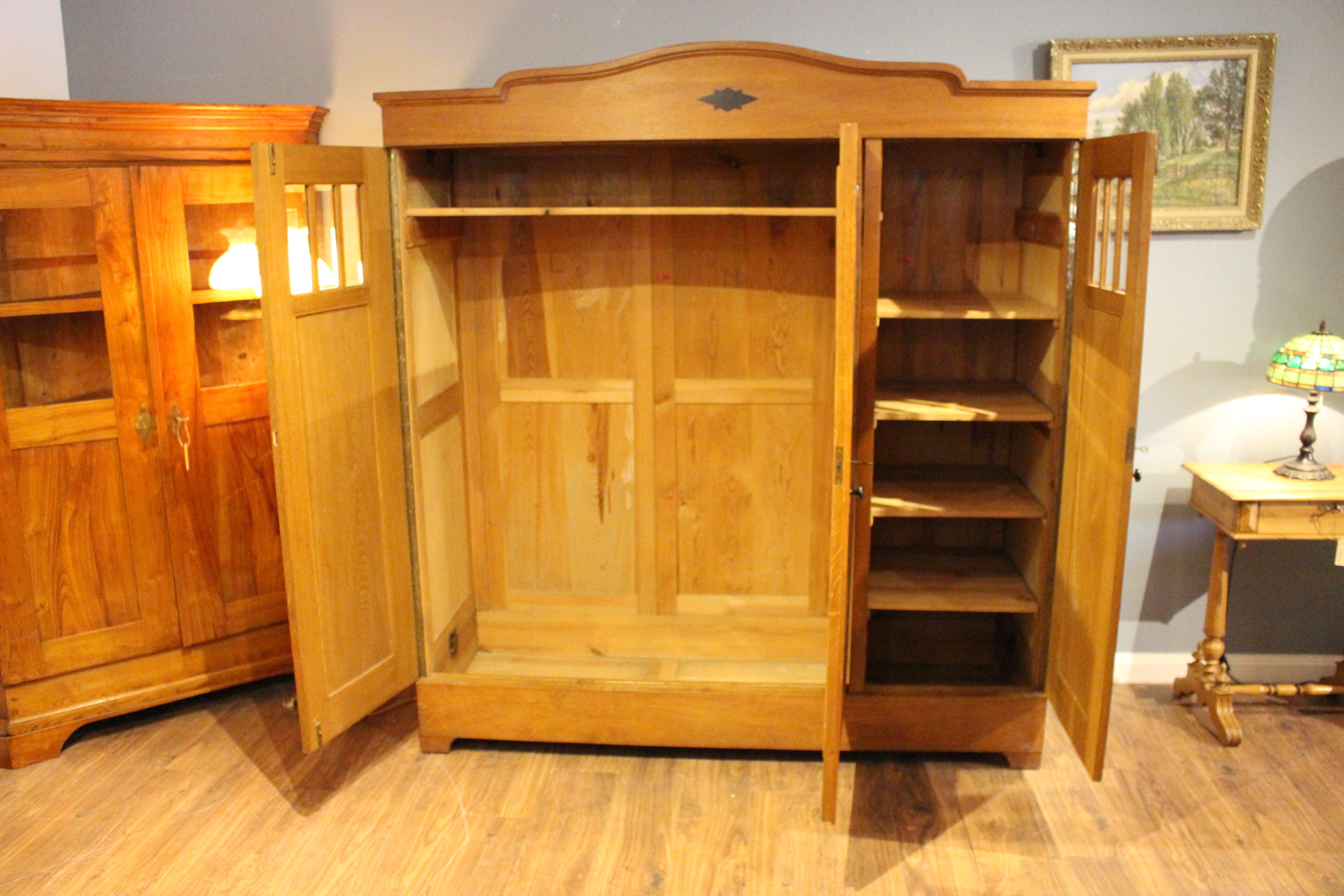 Kleiderschrank 20er Jahre Art Deco zerlegbar mit Spiegel (Art.-Nr. 03661)