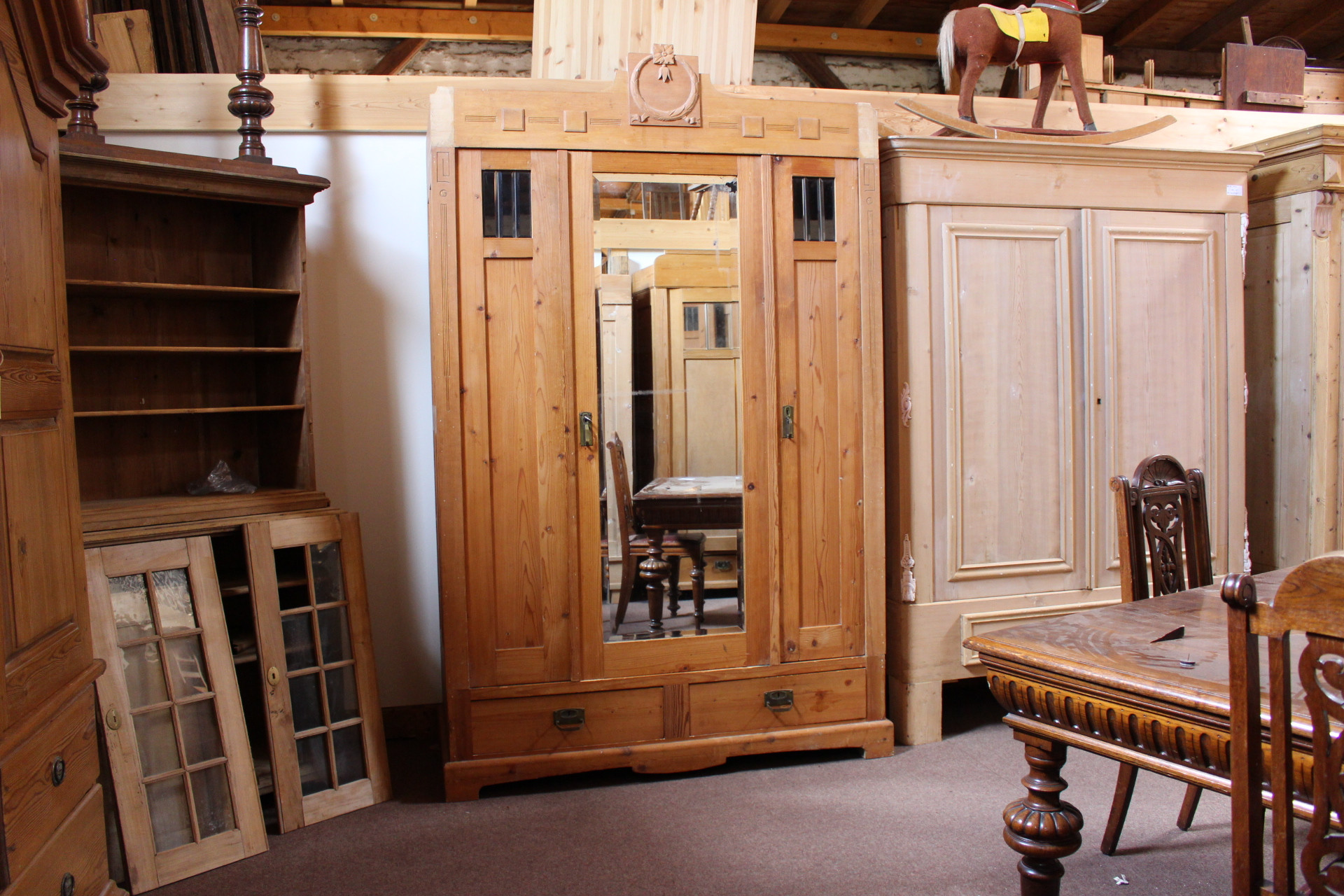 Kleiderschrank Jugendstil 3-türig