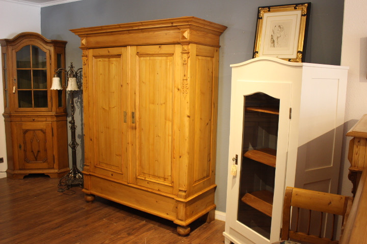 Kleiderschrank Wäscheschrank Dielenschrank (Art.-Nr. 03161)