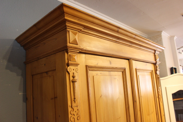 Kleiderschrank Wäscheschrank Dielenschrank (Art.-Nr. 03161)