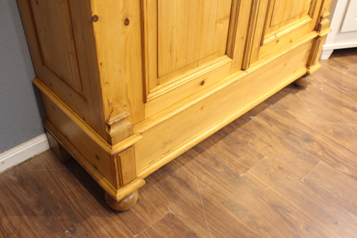 Kleiderschrank Wäscheschrank Dielenschrank (Art.-Nr. 03161)