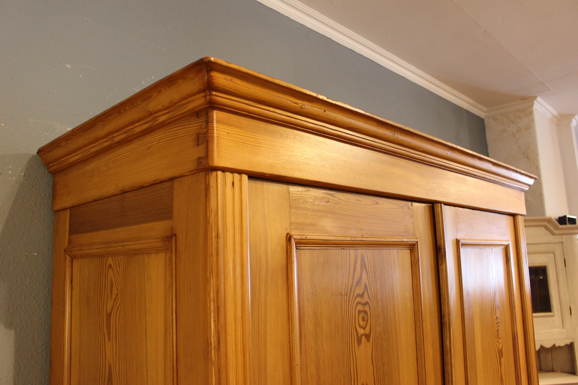 Kleiderschrank Wäscheschrank Jugendstil (Art.-Nr. 05205)