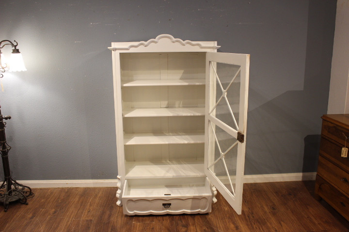 Kleine Vitrine, Bücherschrank, Geschirrschrank, weiß gestrichen (Art.-Nr. 04287)
