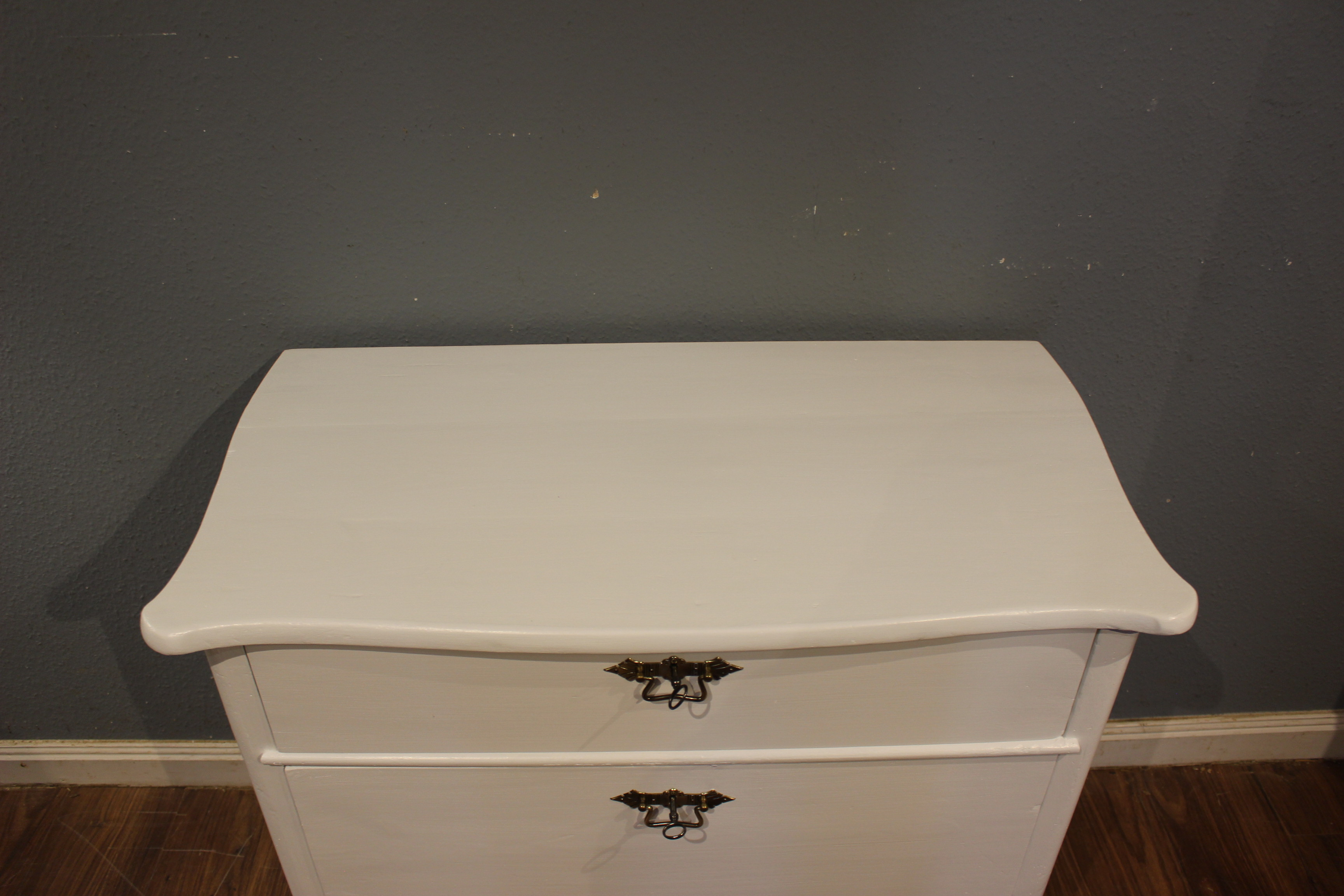 Kleine Kommode antik, drei Schubladen, Spätbiedermeier (Art.-Nr. 05121)