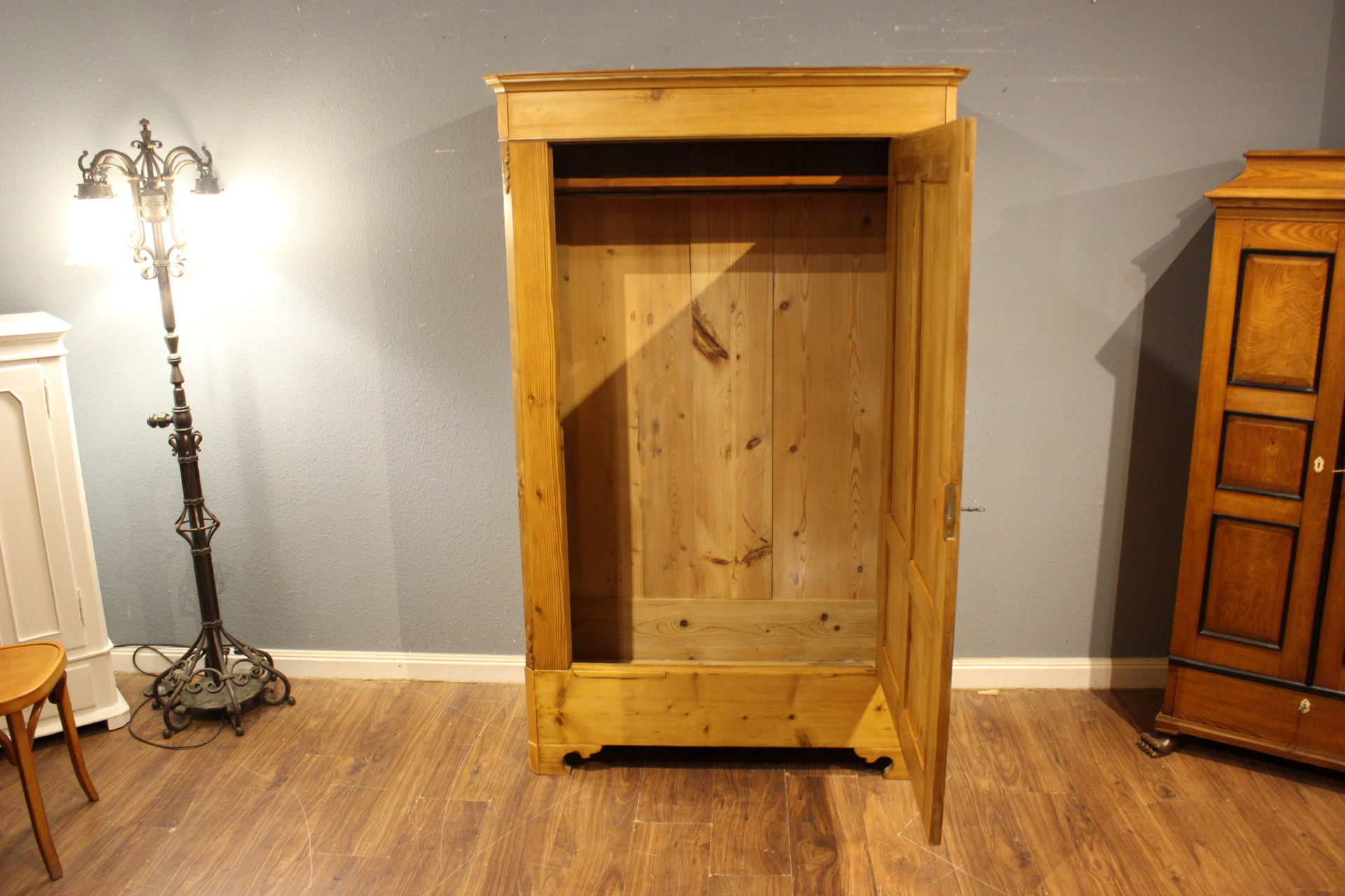 Kleiner Dielenschrank, Biedermeier (Art.-Nr. 05135)