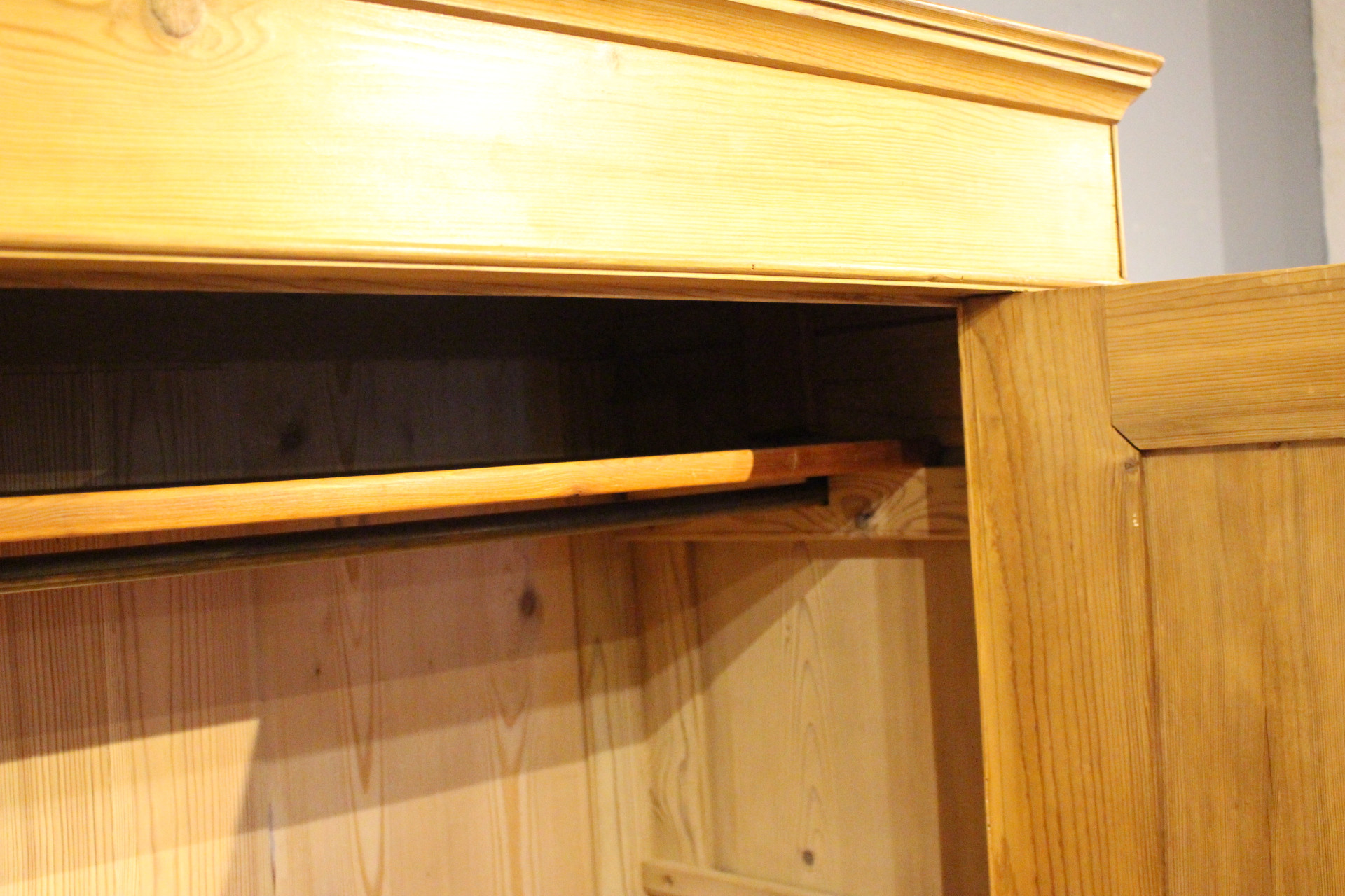 Kleiner Dielenschrank, Biedermeier (Art.-Nr. 05135)