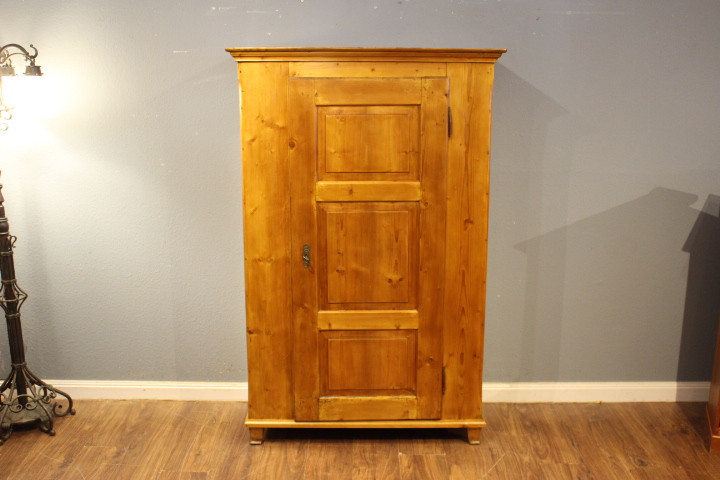Kleiner Dielenschrank, Kinderzimmerschrank, Biedermeier (Art.-Nr.: 05065)