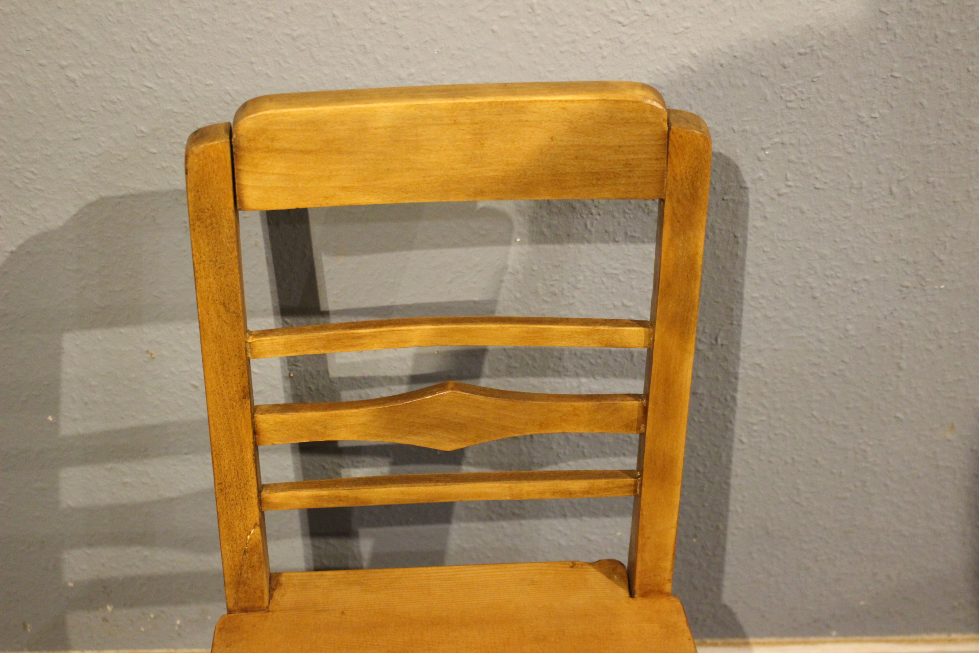 Kleiner Kinderstuhl, Buche, Art déco,  (Art.-Nr. 04660)