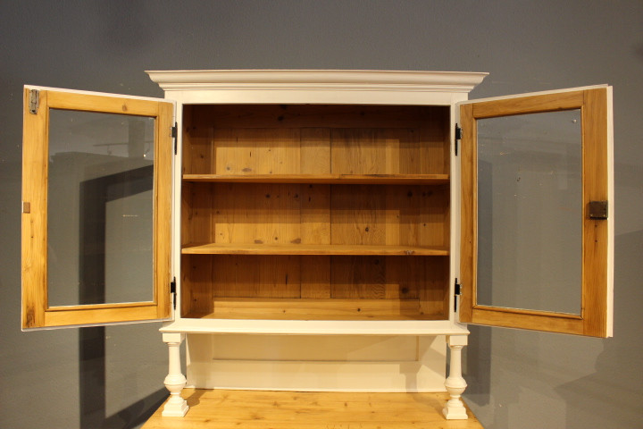 Küchenbuffet mit Vollsäulen, Geschirrschrank, weiß mit geölter Platte (Art.-Nr. 05003)