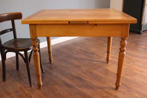 Gründerzeit Tisch, ausziehbar, mit Schublade (Art.-Nr. 02451)