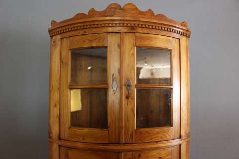 Sehr schöner Eckschrank Biedermeier Kiefer (Art.-Nr. 02991)