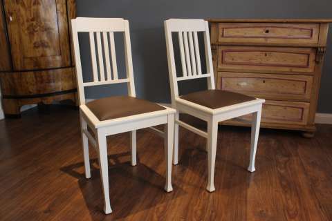2 Jugendstil Stühle weiß gefasst, Sitzfläche erneuert (Art.-Nr. 03004)