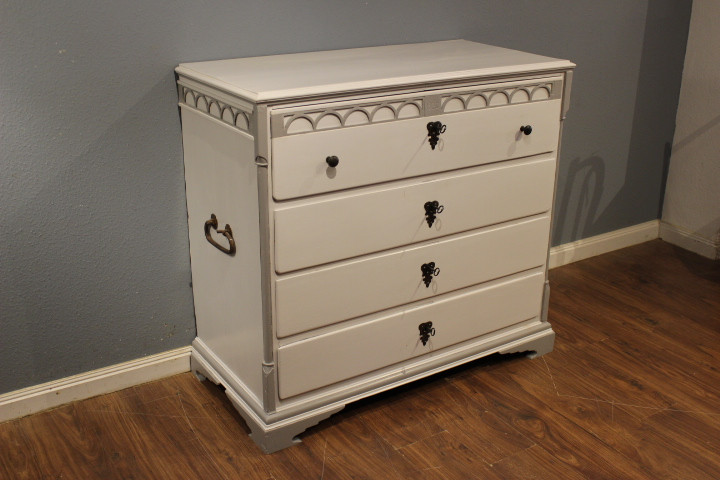 Schwedische Brandkommode seltenes Modell, gustavianischer Stil (Art.-Nr.: 05081)