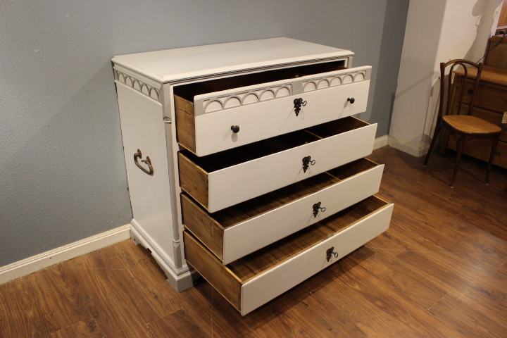 Schwedische Brandkommode seltenes Modell, gustavianischer Stil (Art.-Nr. 05081)