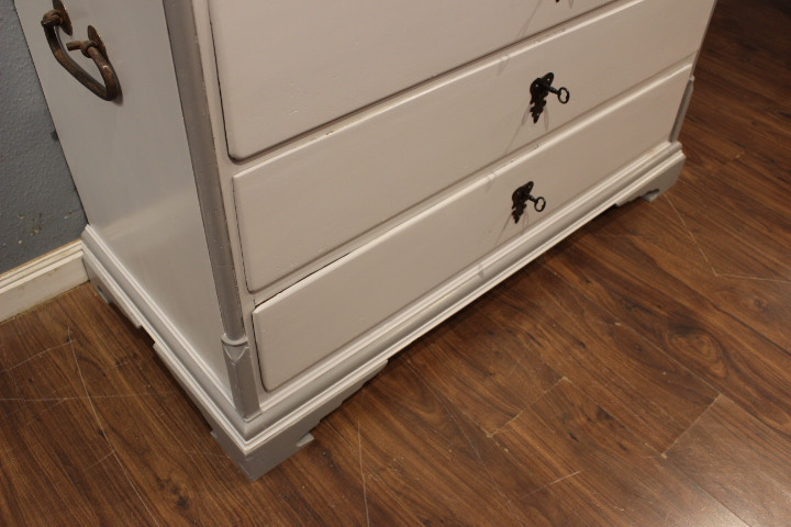 Schwedische Brandkommode seltenes Modell, gustavianischer Stil (Art.-Nr. 05081)