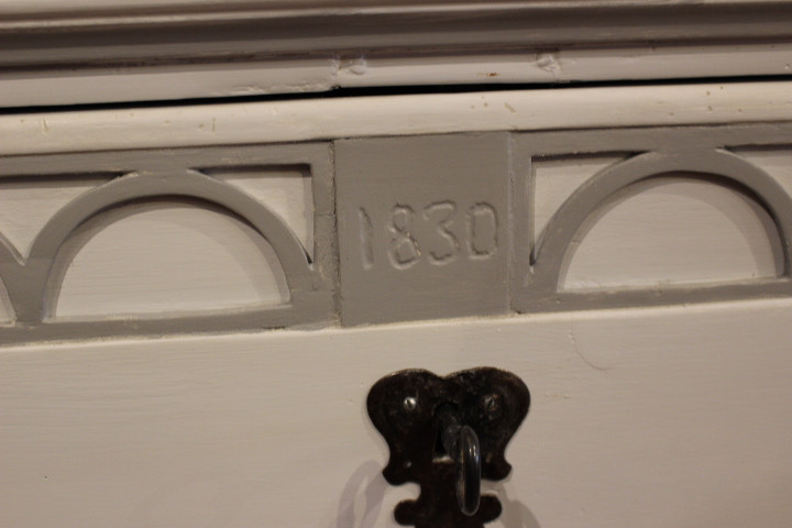 Schwedische Brandkommode seltenes Modell, gustavianischer Stil (Art.-Nr. 05081)