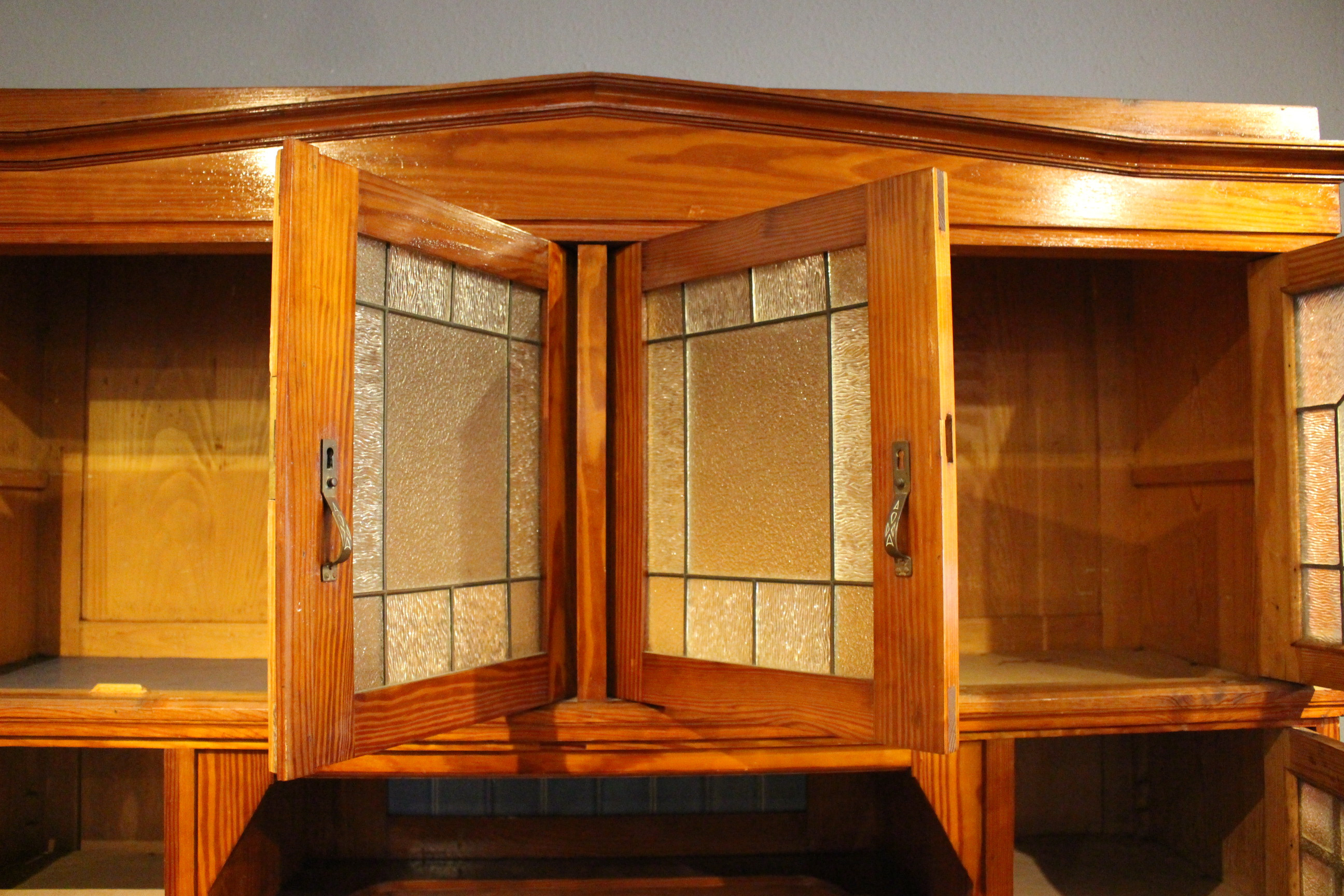 Schöner, großer, Küchenschrank, Küchenbuffet, Jugendstil (Art.-Nr. 03826)