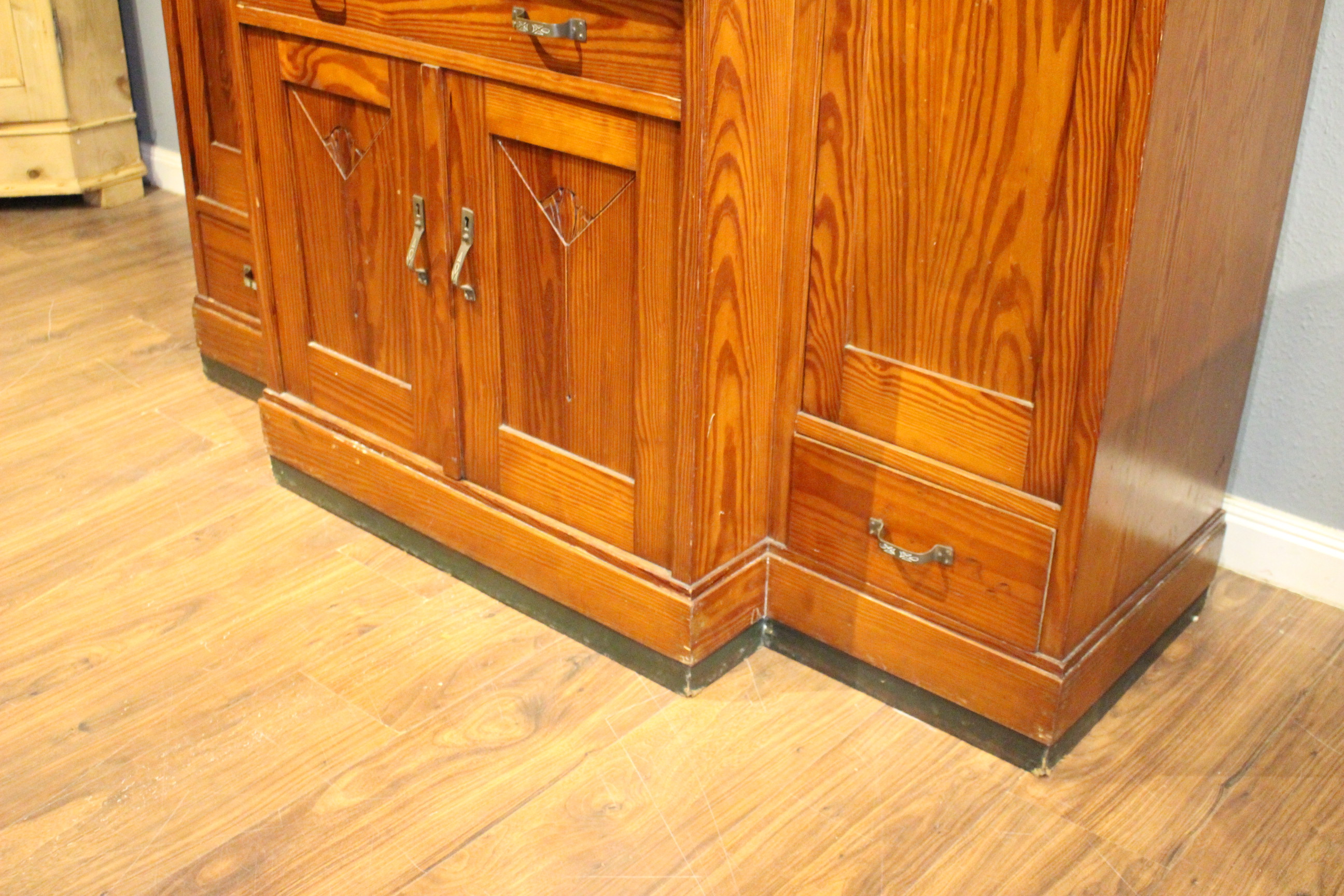 Schöner, großer, Küchenschrank, Küchenbuffet, Jugendstil (Art.-Nr. 03826)