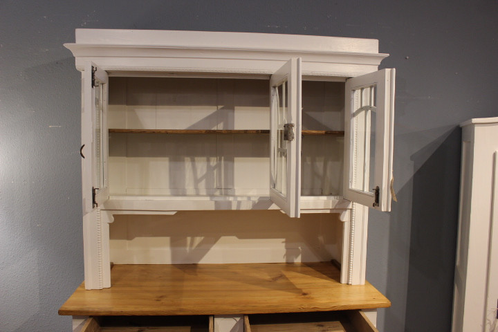 Schöner Küchenschrank, weiß gestrichen, Art déco (Art.-Nr. 05133)