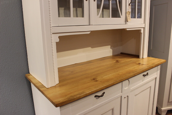 Schöner Küchenschrank, weiß gestrichen, Art déco (Art.-Nr. 05133)