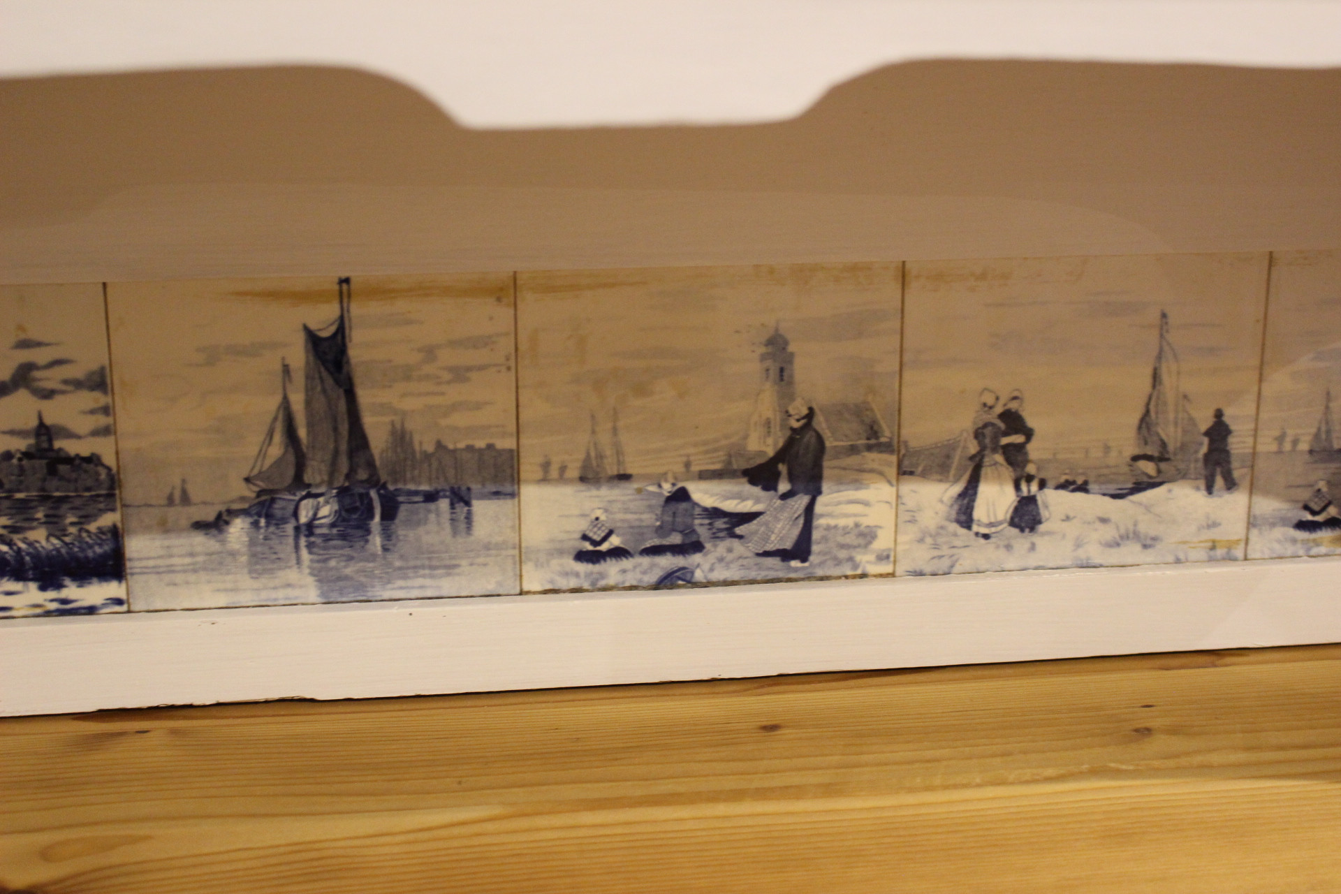 Schöner Küchenschrank, Küchenbuffet, bleiverglast (Art.-Nr. 04602)