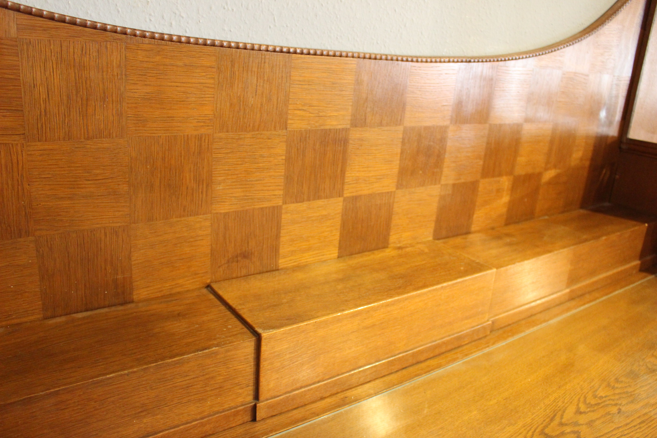 Schönes großes Turmbuffet mit Seitenschränken,  Art déco (Art.-Nr. 04036)