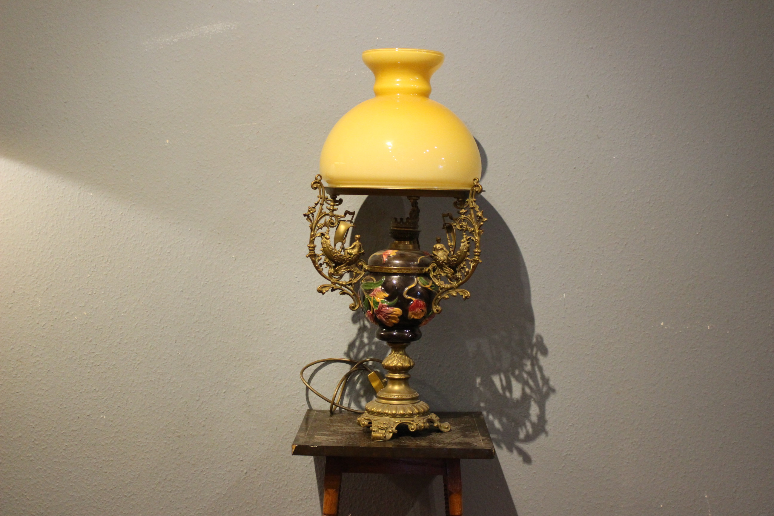 sehr schöne Jugendstil Lampe und Hängeleuchter, Majolica Keramik (Art.-Nr.: 04289)