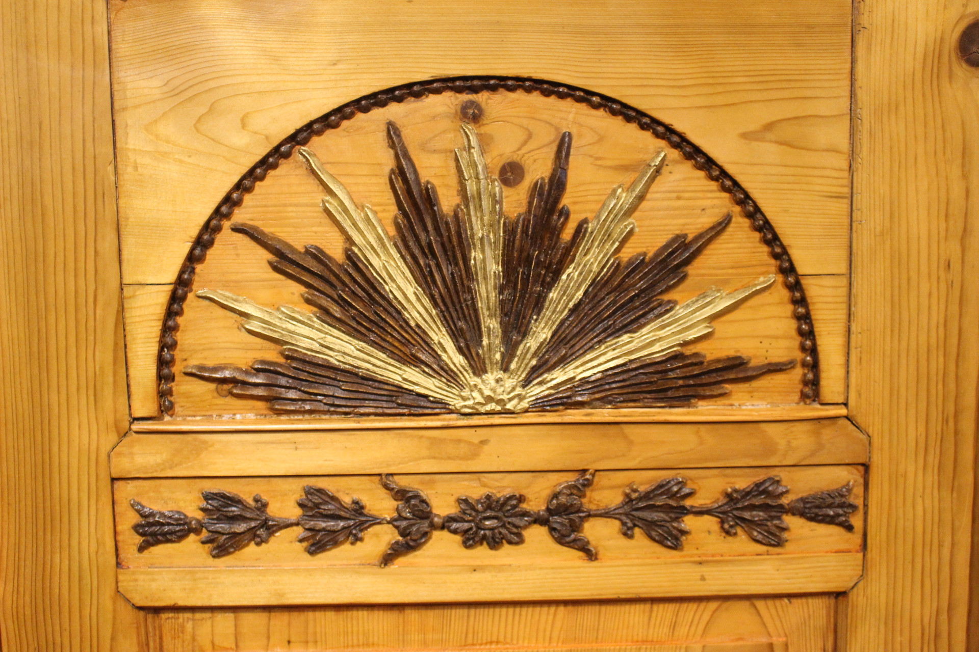 Sonnenschrank Biedermeier Kiefer antik (Art.-Nr. 05095)