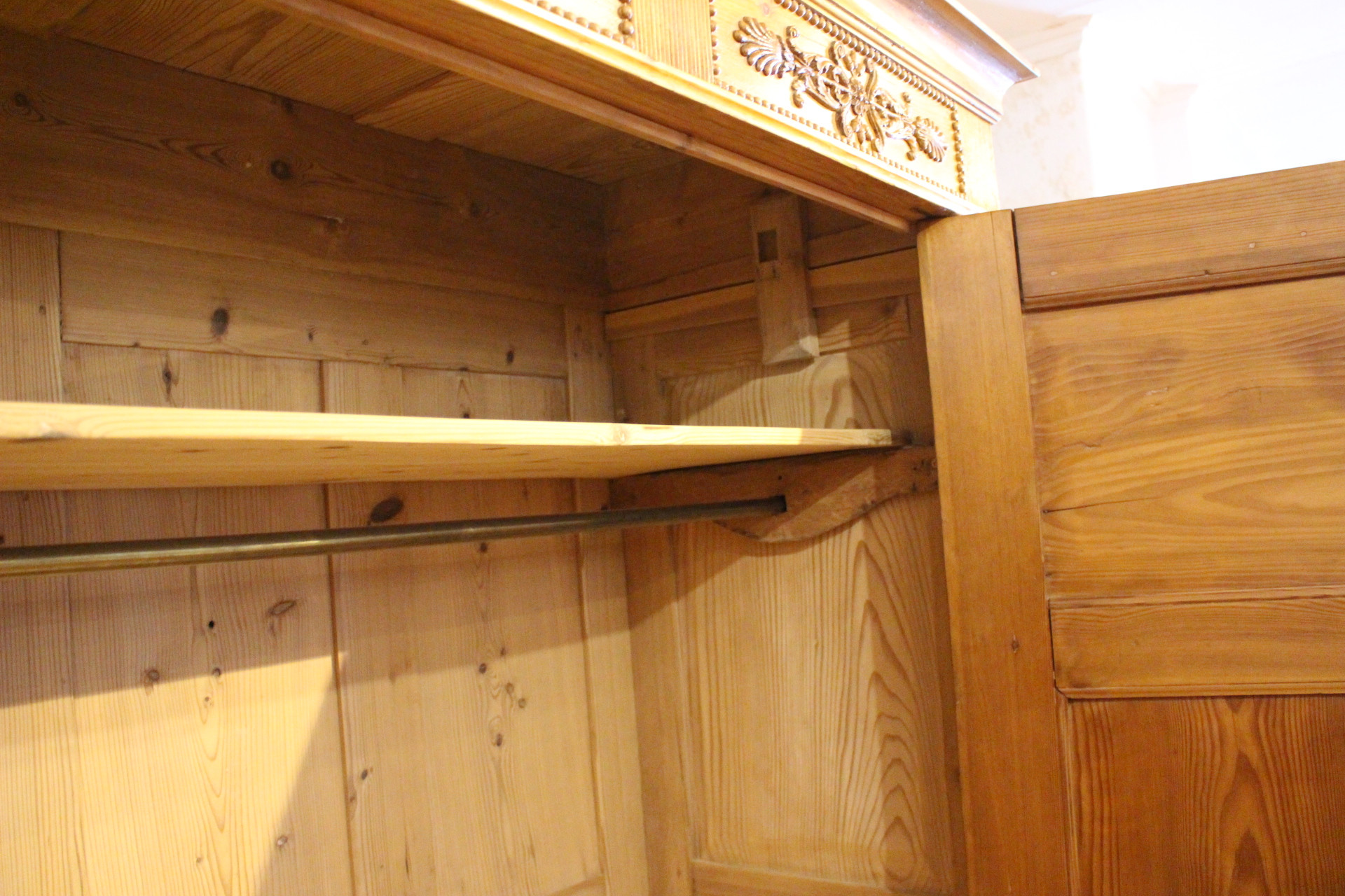 Sonnenschrank Kleiderschrank Biedermeier Kiefer antik zerlegbar (Art.-Nr. 04668)