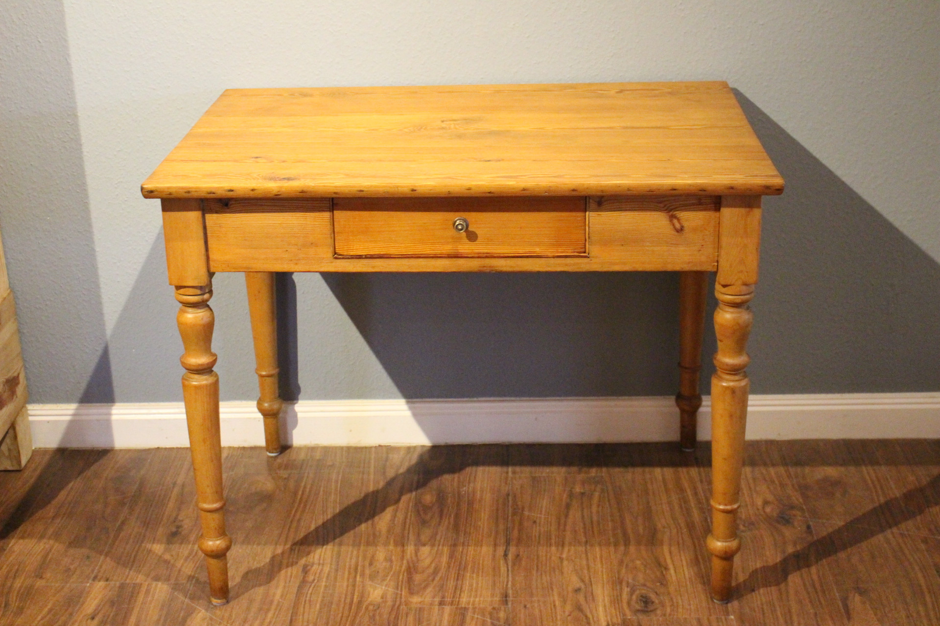 Tisch Schreibtisch Küchentisch Kiefer antik (Art.-Nr.: 03473)