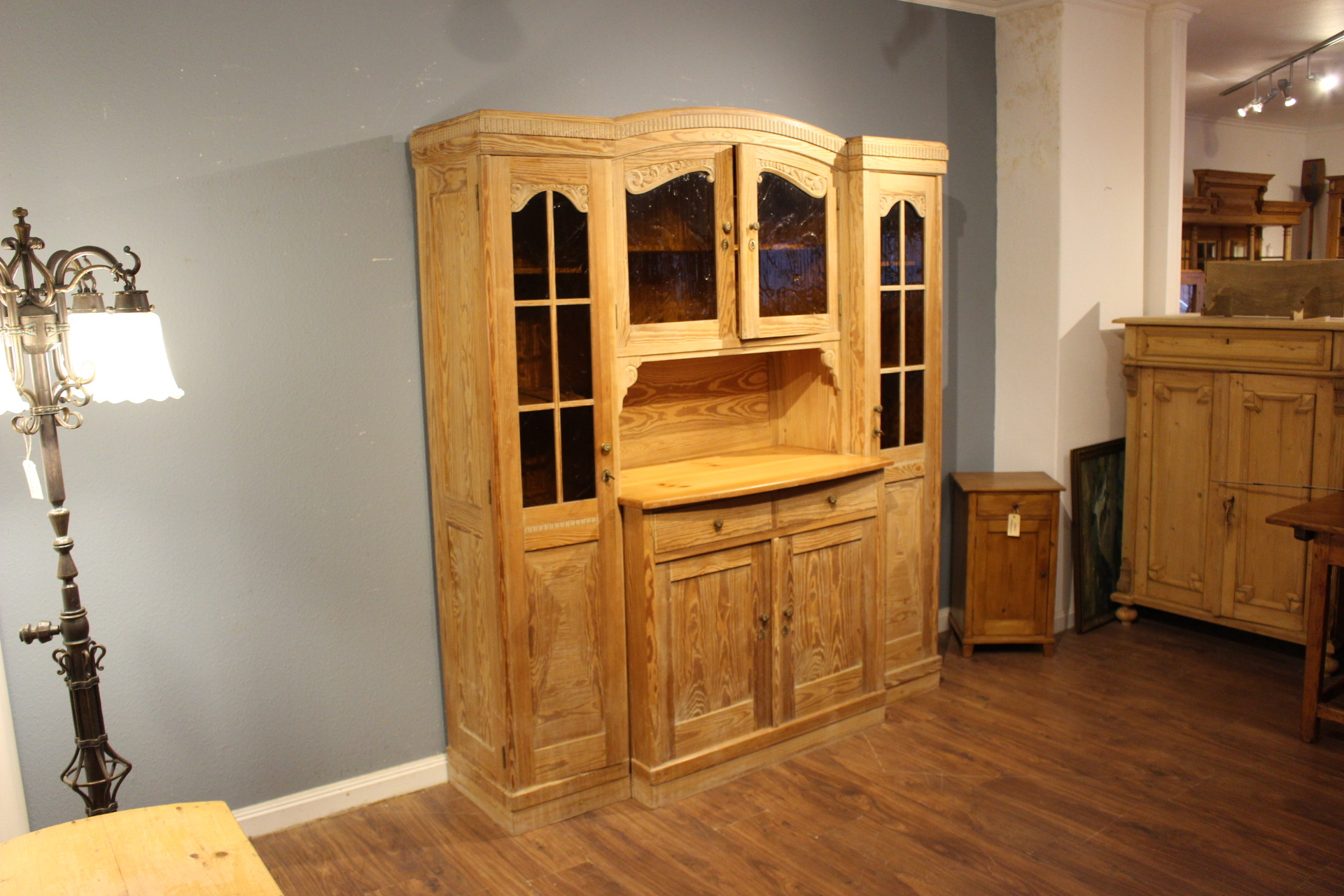 Turmbuffet, Küchenbuffet mit Seitenschränken, Art déco (Art.-Nr. 04670)
