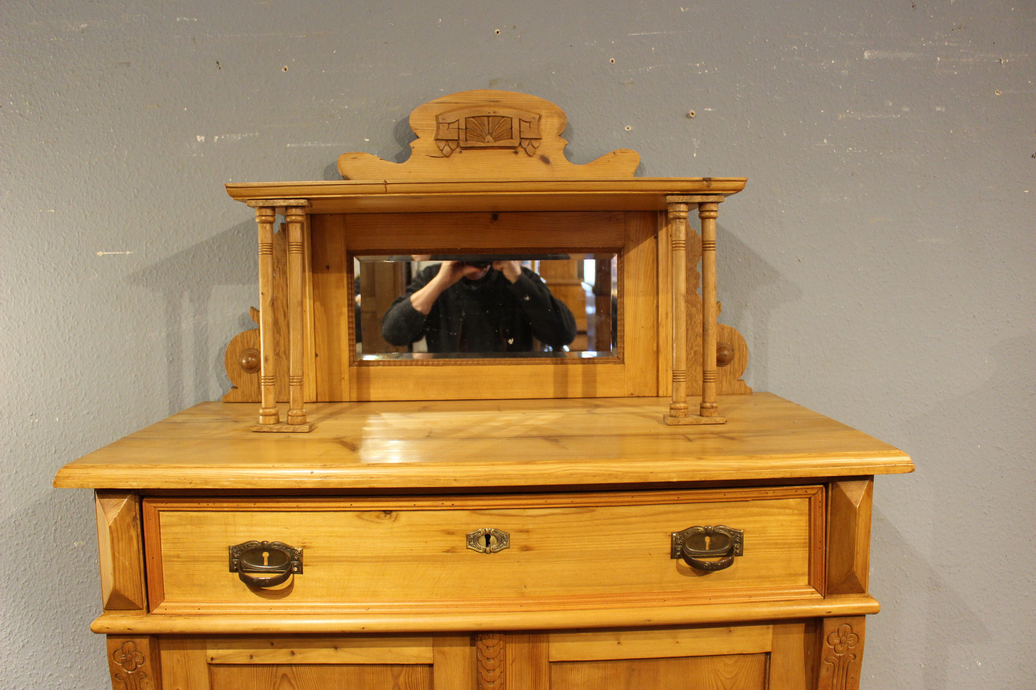 Vertiko mit Aufsatz Jugendstil (Art.-Nr. 04549)