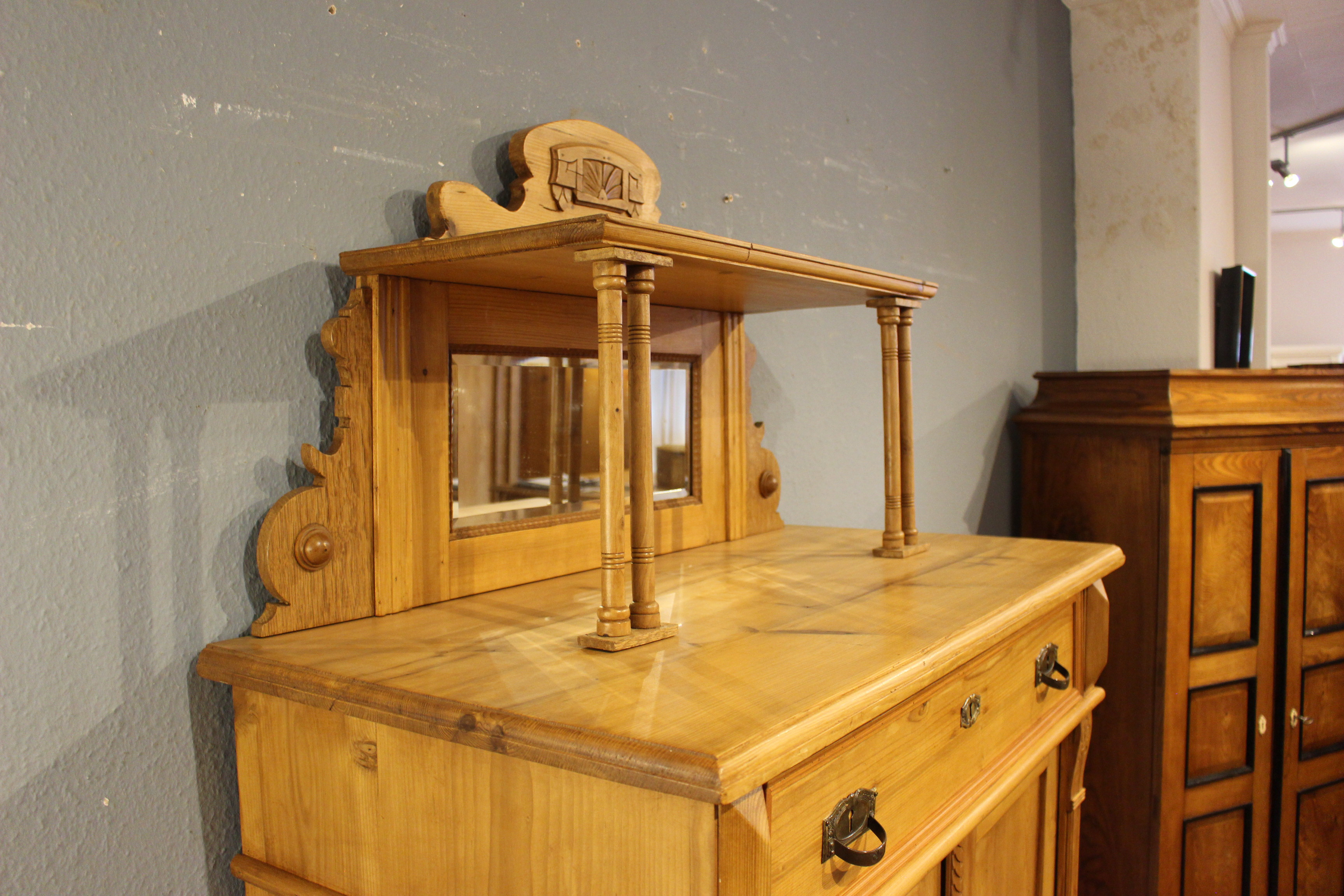 Vertiko mit Aufsatz Jugendstil (Art.-Nr. 04549)